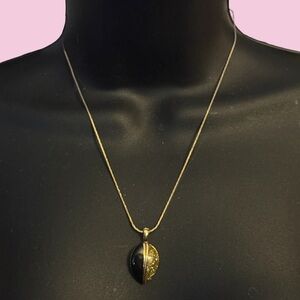 Vintage Royal gold tone glitter leaf pendant necklace